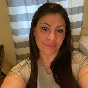 Meet your Posher, Debi